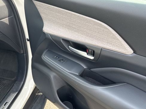 Used 2024 Toyota Grand Highlander Platinum image 22