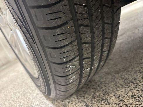 Used 2020 Buick Envision Essence image 37