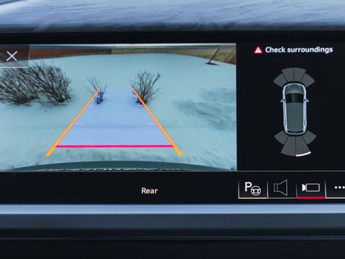 Used 2023 Audi Q4 e-tron Premium Plus w/ Premium Plus image 15