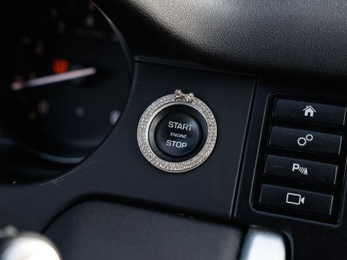 Used 2017 Land Rover Discovery Sport HSE image 30