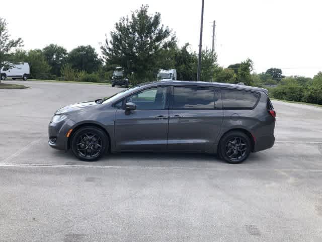 Certified 2020 Chrysler Pacifica Touring w/ S Appearance Package FWD image 3