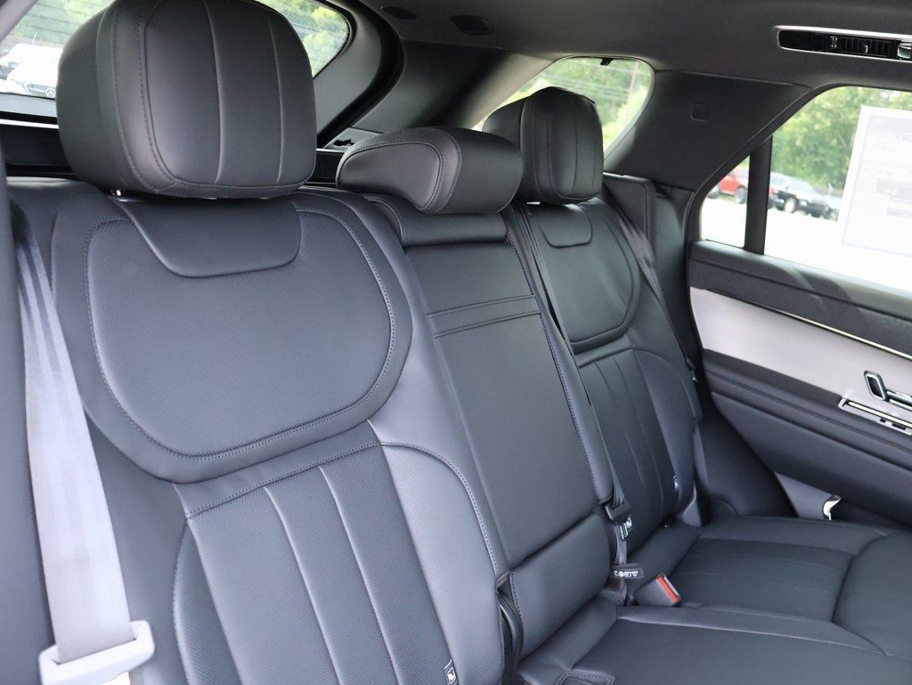 New 2025 Land Rover Range Rover Sport Dynamic SE AWD/4WD image 14