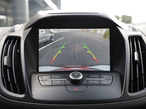 Used 2018 Ford Escape SE w/ SE SYNC Package image 38