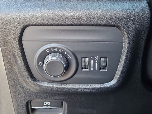 Used 2024 Jeep Grand Cherokee L Laredo w/ Trailer Tow Package image 9