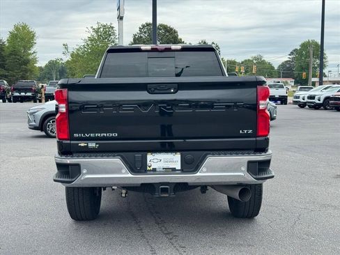 Used 2024 Chevrolet Silverado 2500 LTZ w/ LTZ Premium Package AWD/4WD image 4