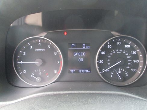 Used 2017 Hyundai Elantra SE FWD image 22