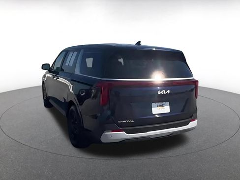 Used 2026 Kia Carnival FWD image 14