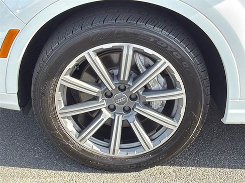 Used 2018 Audi Q7 3.0T Prestige w/ Prestige Package image 11