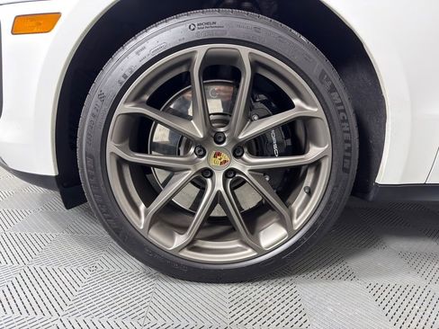 Certified 2025 Porsche Macan GTS AWD/4WD image 11