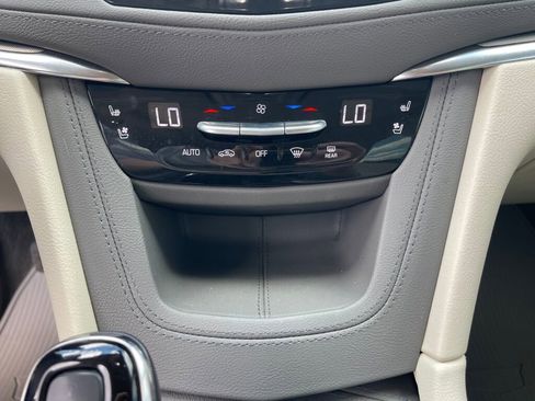 Used 2021 Cadillac XT5 Premium Luxury AWD/4WD image 13