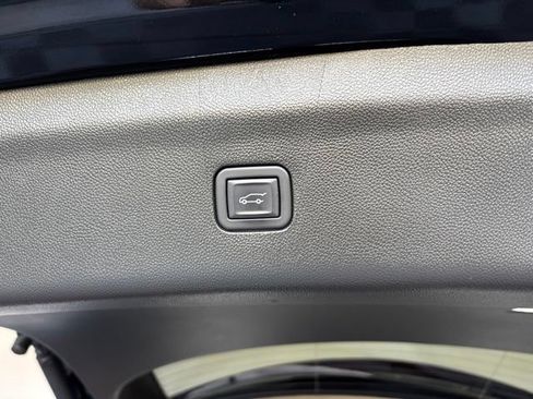 Used 2023 Buick Enclave Essence AWD/4WD image 30