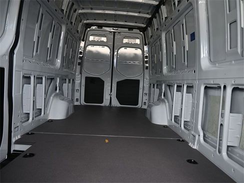 New 2026 Mercedes-Benz Sprinter 2500 image 18