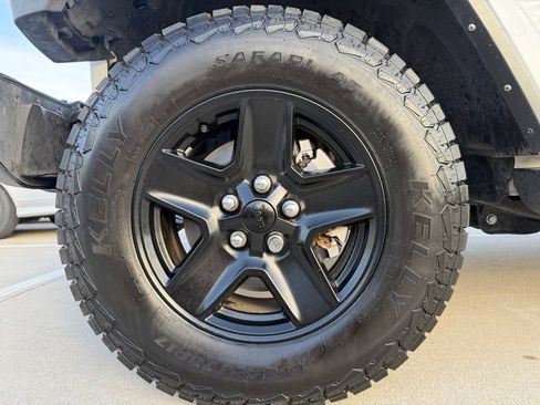 Used 2021 Jeep Gladiator Sport image 26