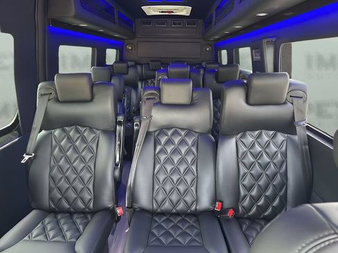 Used 2024 Mercedes-Benz Sprinter 3500 image 9