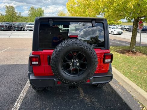 Used 2025 Jeep Wrangler Unlimited Sport AWD/4WD image 4