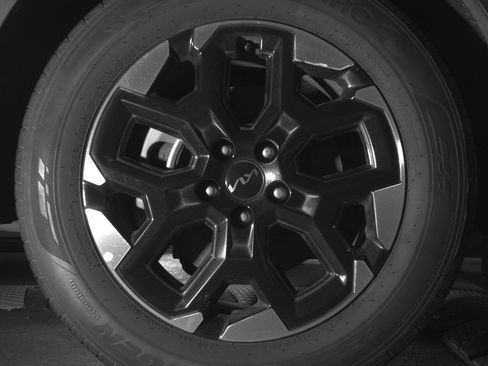 Used 2024 Kia Sorento S image 15