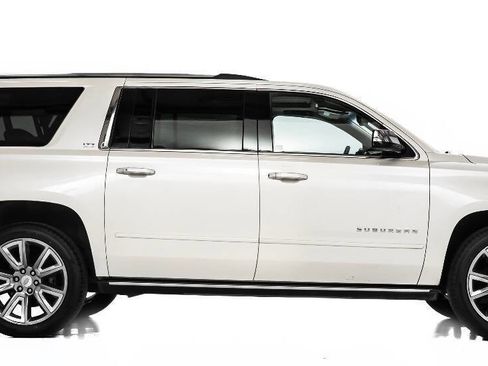 Used 2015 Chevrolet Suburban LTZ RWD image 5