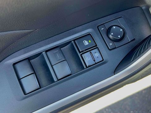 Used 2021 Toyota RAV4 XLE w/ Convenience Package image 23