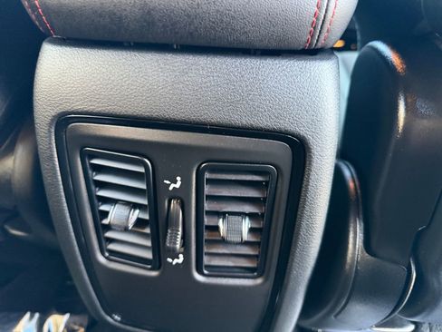 Used 2025 Dodge Durango GT image 16