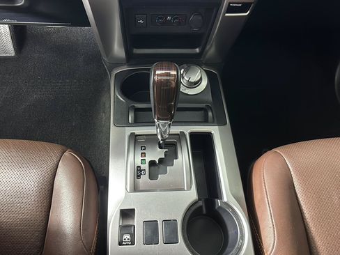 Used 2022 Toyota 4Runner Limited AWD/4WD image 28