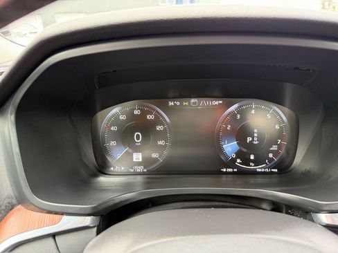 Used 2022 Volvo S60 B5 Momentum image 21