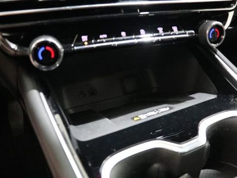 Used 2025 Chevrolet Traverse RS w/ LPO, Floor Liner Package FWD image 30