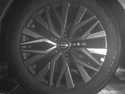 Used 2025 Nissan Altima 2.5 SV FWD image 14