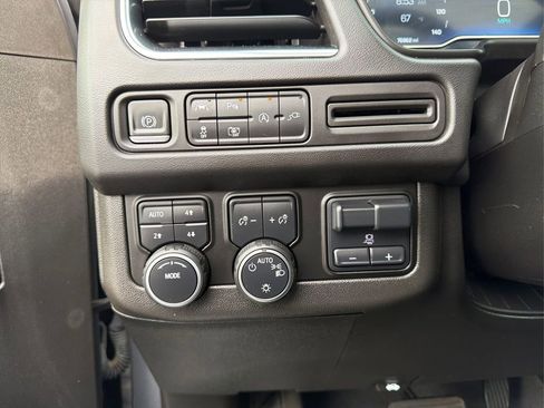 Used 2022 Chevrolet Tahoe LT w/ LT Signature Package AWD/4WD image 15