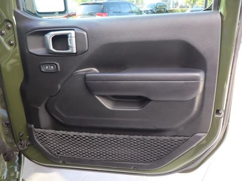 Used 2024 Jeep Wrangler Unlimited AWD/4WD image 29