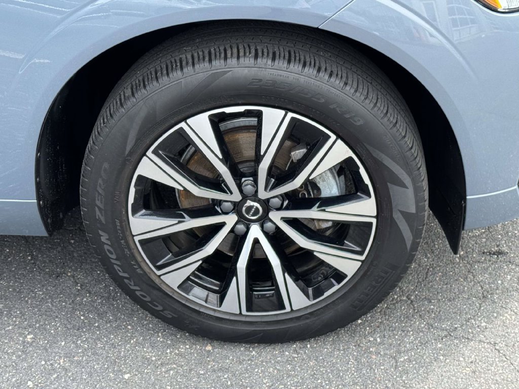 Certified 2024 Volvo XC60 B5 Core w/ Protection Package Premier AWD/4WD image 6