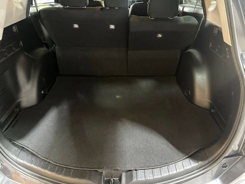 Used 2018 Toyota RAV4 LE FWD image 23