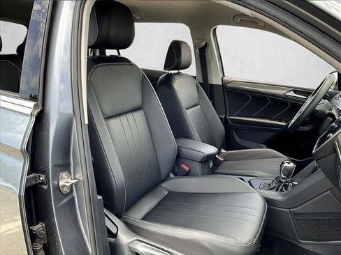 Used 2023 Volkswagen Tiguan SE FWD image 9
