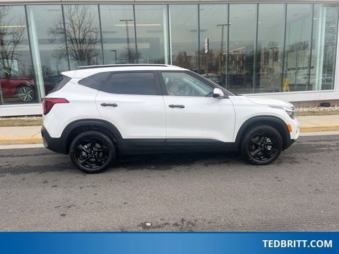 Used 2026 Kia Seltos EX w/ EX Sunroof Package image 9