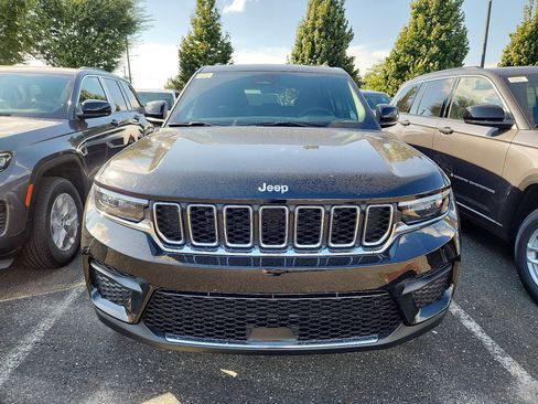 New 2025 Jeep Grand Cherokee Laredo X w/ Luxury Tech Group I image 2