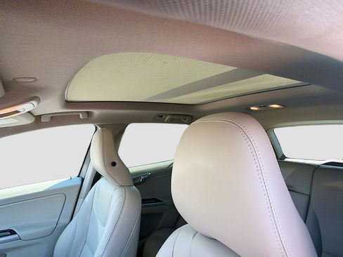 Used 2015 Volvo XC60 T5 Platinum image 27