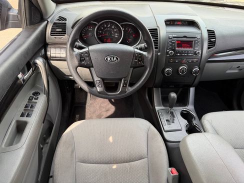 Used 2011 Kia Sorento 2WD image 14