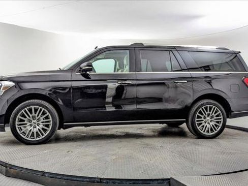 Used 2023 Ford Expedition Max Limited image 3