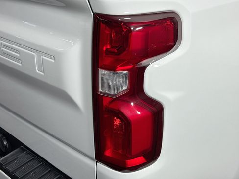 Used 2021 Chevrolet Silverado 1500 RST w/ Redline Edition AWD/4WD image 31