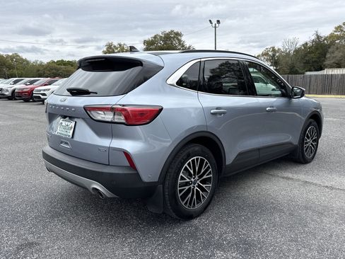 Used 2022 Ford Escape Titanium w/ Titanium Premium Package FWD image 5