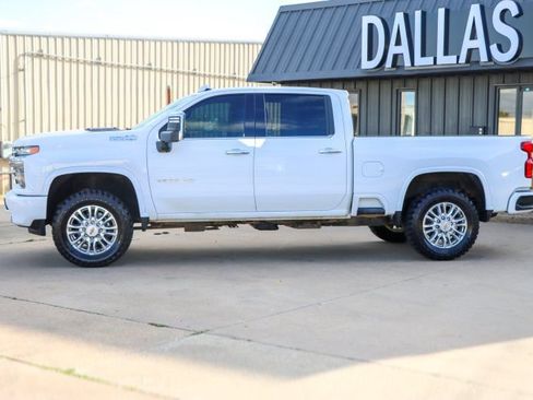 Used 2020 Chevrolet Silverado 2500 High Country w/ Z71 Off-Road Package AWD/4WD image 9