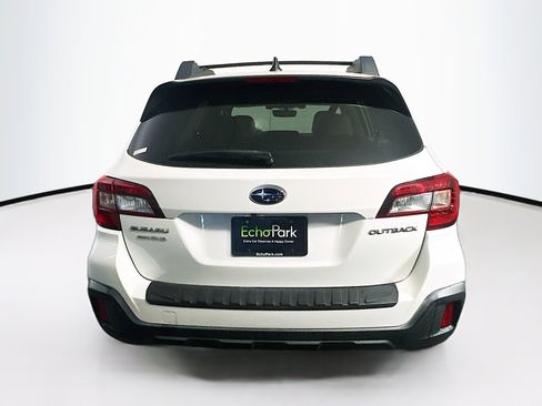 Used 2018 Subaru Outback 2.5i Premium image 7