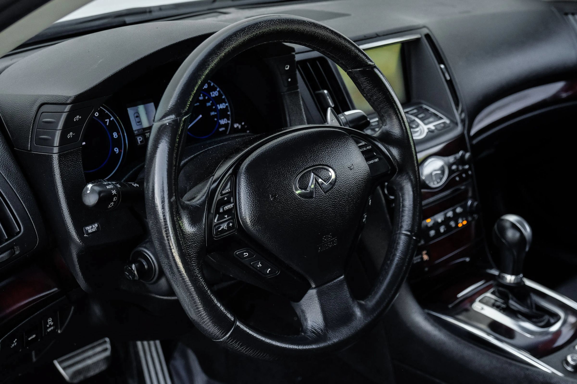 Used 2015 INFINITI Q60 Convertible w/ Premium Package RWD image 22