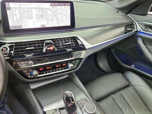 Used 2023 BMW 530i w/ M Sport Package image 41