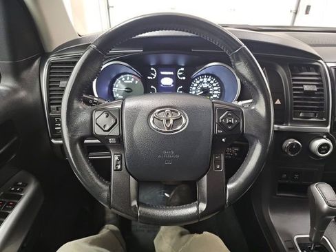 Used 2018 Toyota Sequoia TRD Sport AWD/4WD image 18