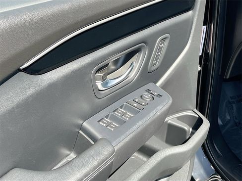 Used 2024 Honda Pilot EX-L image 17