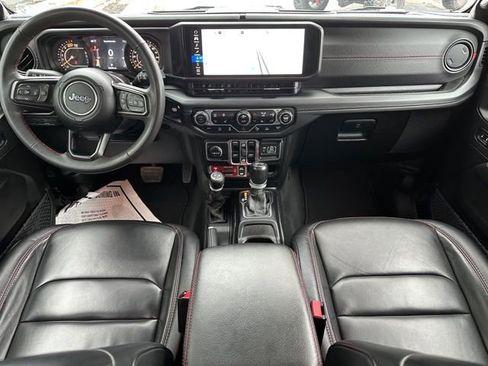Used 2024 Jeep Wrangler Unlimited Rubicon AWD/4WD image 14