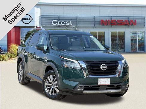 Used 2023 Nissan Pathfinder SL AWD/4WD image 1