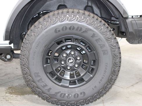 New 2026 Ford Bronco Badlands AWD/4WD image 17