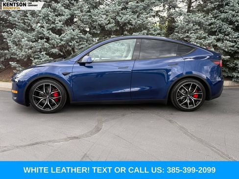 Used 2023 Tesla Model Y Performance AWD/4WD image 3