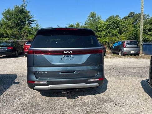 Certified 2024 Kia Carnival EX FWD image 4